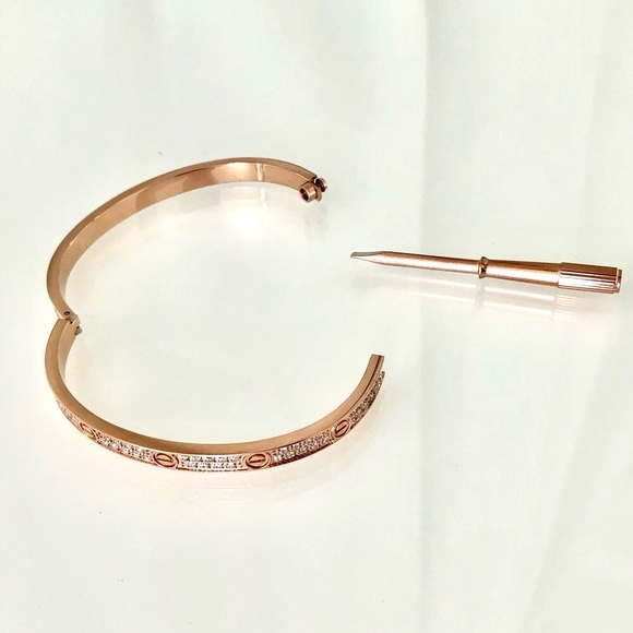 Rose Gold Pavé Screw Bracelet Small model - Picture 4 of 9